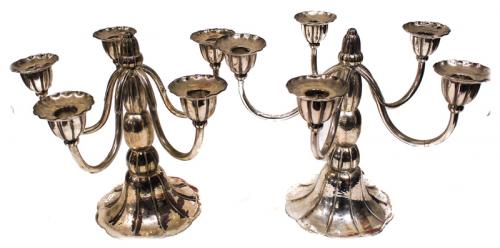 PAREJA DE CANDELABROS DE PLATA