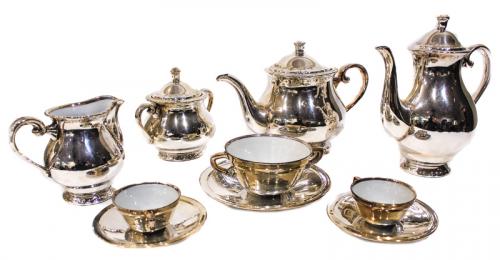 JUEGO DE CAFÉ DE PORCELANA PLATEADA