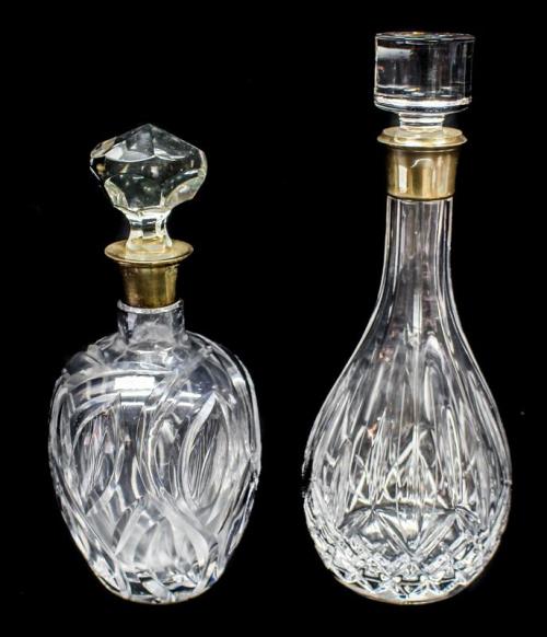 DOS BOTELLAS LICORERAS