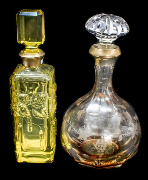 DOS BOTELLAS LICORERAS EN CRISTAL Y PLATA