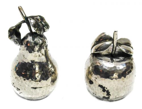 PAREJA DE SALEROS EN PLATA