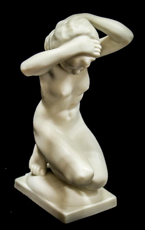 FIGURA EN BISCUIT DE LOS AÑOS 30 "DESNUDO"