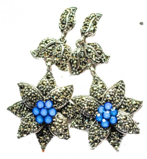 PENDIENTES EN PLATA CON CALCEDONIAS Y MARQUESITAS