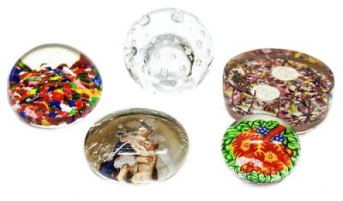 COLECCIÓN DE CINCO PISAPAPELES