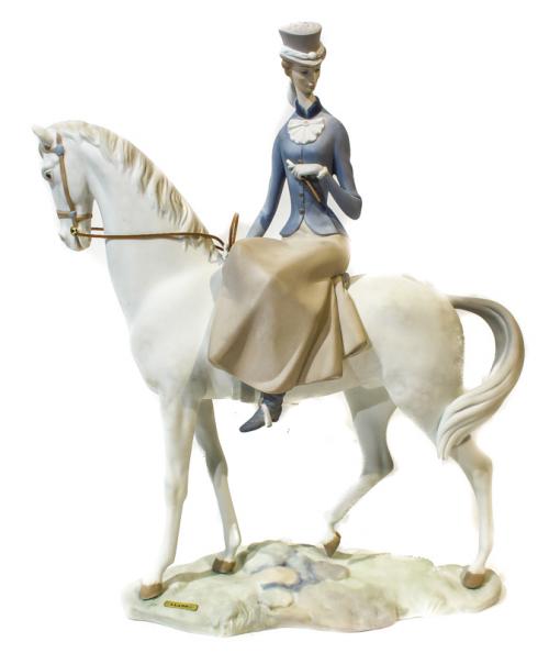 "AMAZONA" EN PORCELANA LLADRÓ