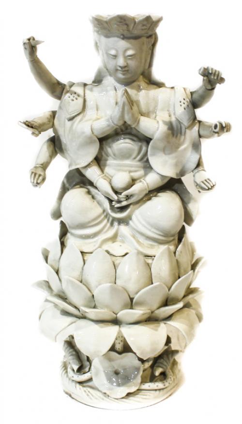 FIGURA ORIENTAL DE PORCELANA BLANCA