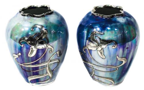 PAREJA DE JARRONES EN PORCELANA