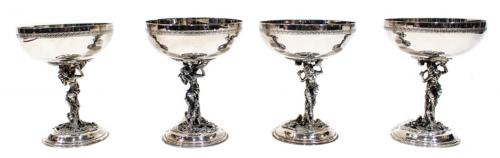 CONJUNTO DE 12 COPAS EN METAL PLATEADO
