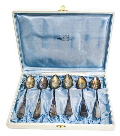 JUEGO DE SEIS CUCHARAS DE PLATA