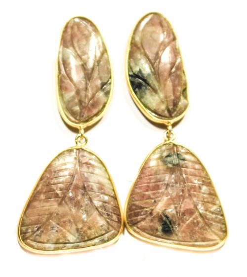 PENDIENTES CON CORINDONES