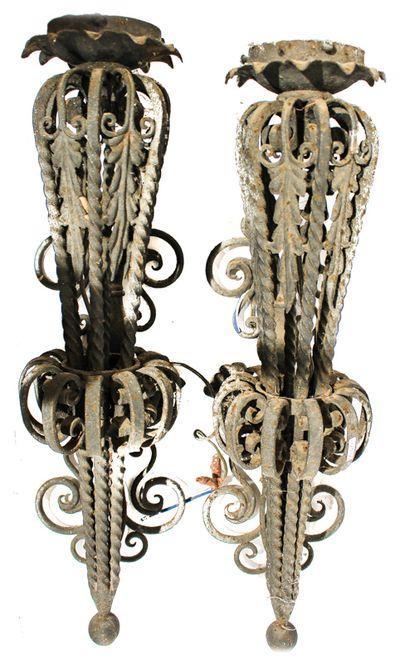 PAREJA DE APLIQUES DE HIERRO FORJADO