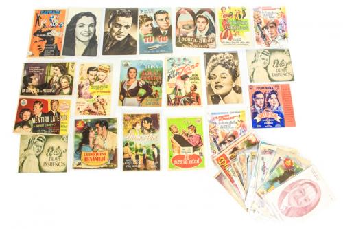 GRAN LOTE DE TARJETAS DE CINE DE MANO