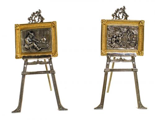 DOS CABALLETES CON CUADRO EN MINIATURA