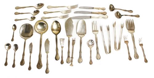 COMPLETA CUBERTERÍA EN PLATA