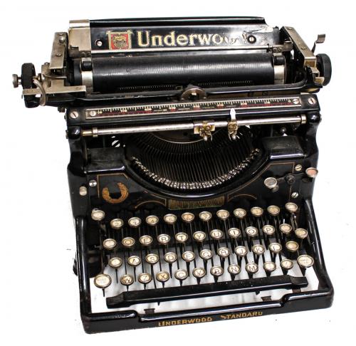 MÁQUINA DE ESCRIBIR UNDERWOOD. PRIMER TERCIO DEL S. XX