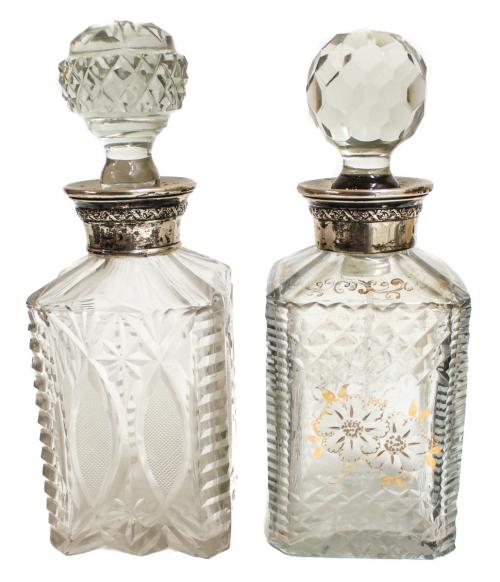 DOS BOTELLAS LICORERAS EN CRISTAL Y PLATA