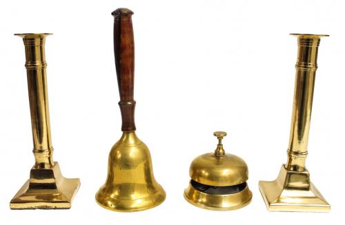 DOS CANDELEROS, TIMBRE Y CAMPANA