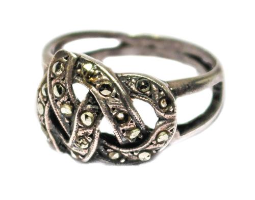 ANILLO DE PLATA  CON MARQUESITAS
