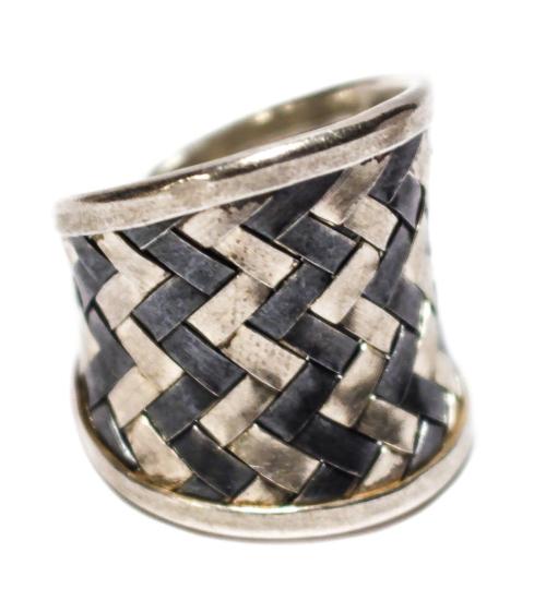 ANILLO EN PLATA TRENZADA