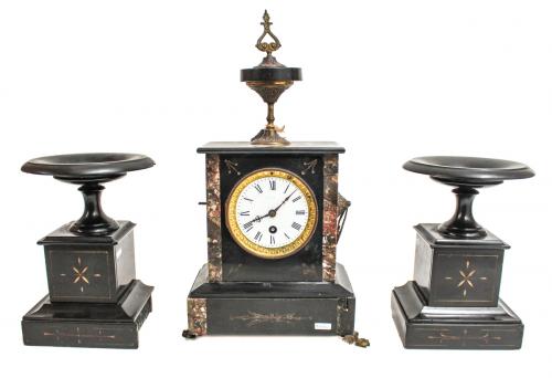 RELOJ CON GUARNICIÓN DEL SIGLO XIX