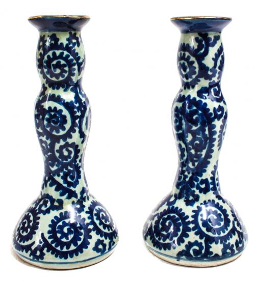 PAREJA DE CANDELEROS EN CERÁMICA