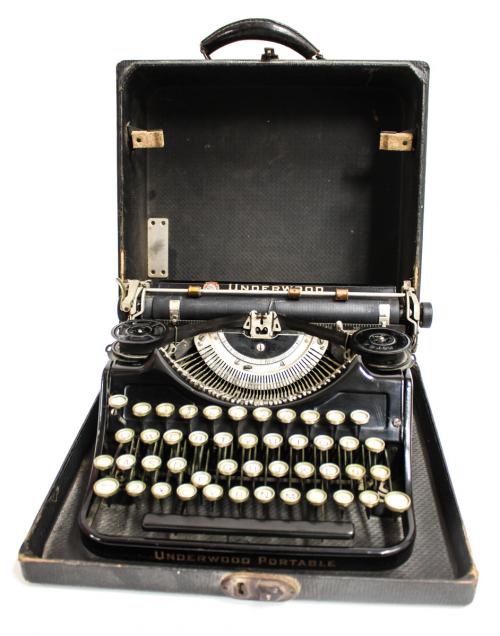 MÁQUINA DE ESCRIBIR "UNDERWOOD"