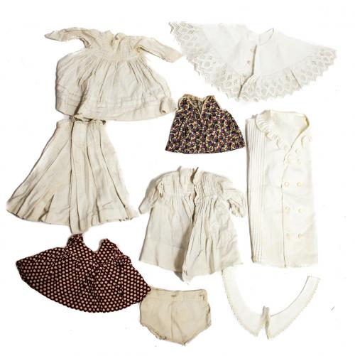 LOTE DE VESTIDOS DE MUÑECA AÑOS 50-60