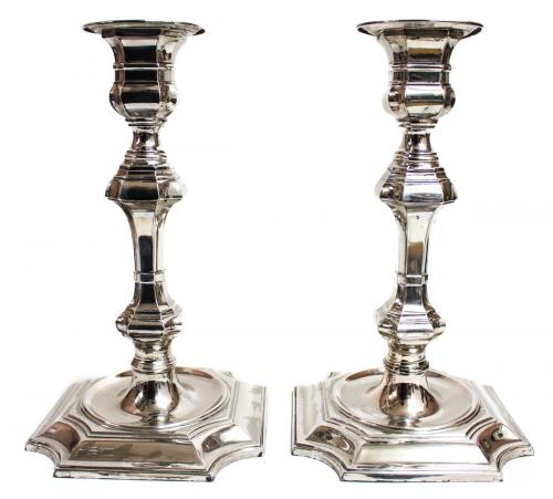PAREJA DE CANDELEROS EN PLATA