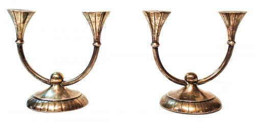 PAREJA DE CANDELABROS EN PLATA
