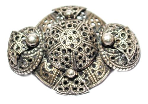 BROCHE CALADO EN PLATA