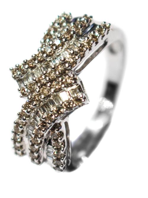 ANILLO CON DIAMANTES