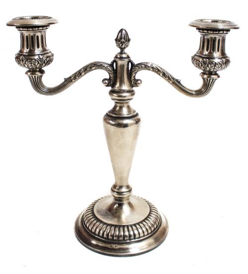 PEQUEÑO CANDELABRO EN PLATA
