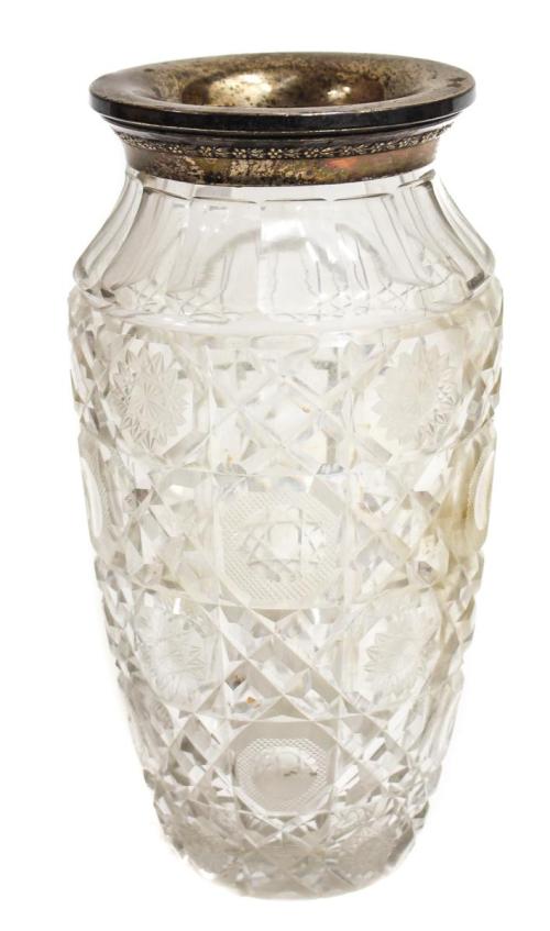 JARRÓN EN CRISTAL CON EMBOCADURA DE PLATA