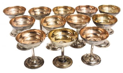 CONJUNTO DE 12 COPAS ART DECÓ EN PLATA