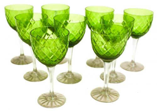 CONJUNTO DE OCHO COPAS EN CRISTAL TALLADO