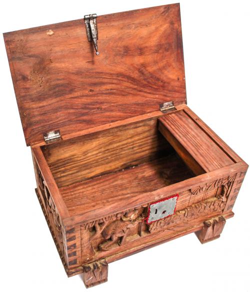 CAJA TIPO COFRE EN MADERA TALLADA
