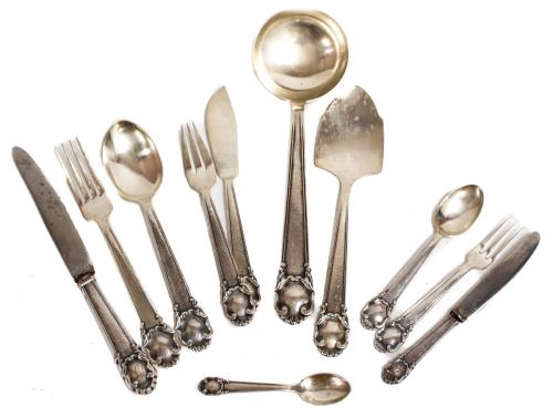 CUBERTERIA EN PLATA PARA 12 SERVICIOS