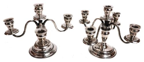 PAREJA DE CANDELABROS EN PLATA