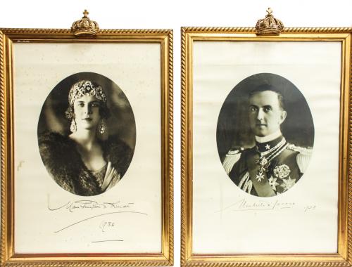 DOS FOTOGRAFÍAS AUTOGRAFIADAS Y ENMARCADAS 1933