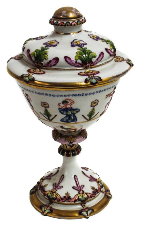 COPA EN PORCELANA CAPODIMONTE. PRIMER TERCIO DEL SIGLO XX