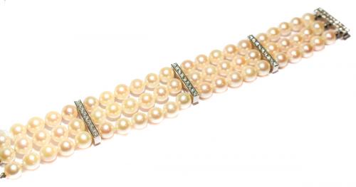 PULSERA DE TRES VUELTAS DE PERLAS CON BRILLANTES