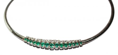 COLLAR SEMIRÍGIDO CON ESMERALDAS