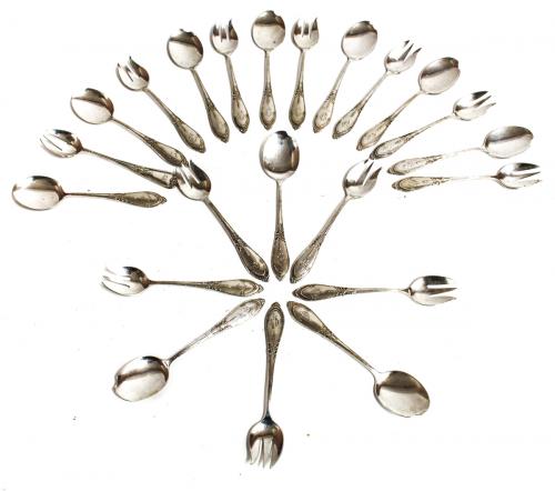 CONJUNTO DE CUBIERTOS EN PLATA