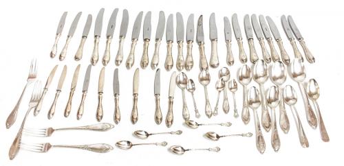 CONJUNTO DE CUBIERTOS EN PLATA