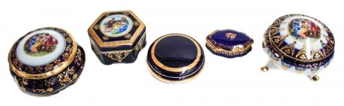 CINCO CAJITAS EN PORCELANA