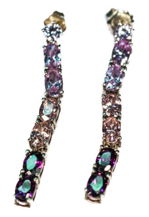 PENDIENTES LARGOS CON PEDRERÍA