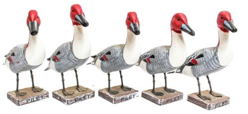 CINCO FIGURAS TALLADAS