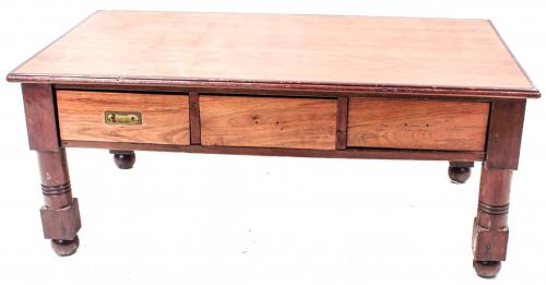 MESA DE CENTRO DEL SIGLO XIX