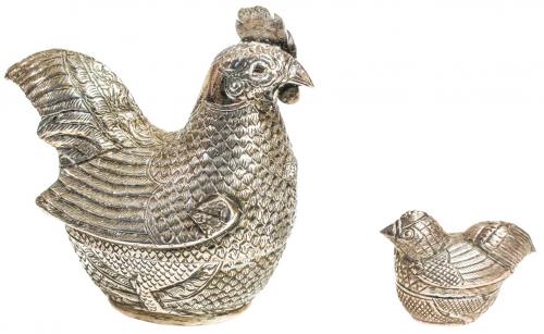 DOS "GALLINAS" DE CAMBOYA