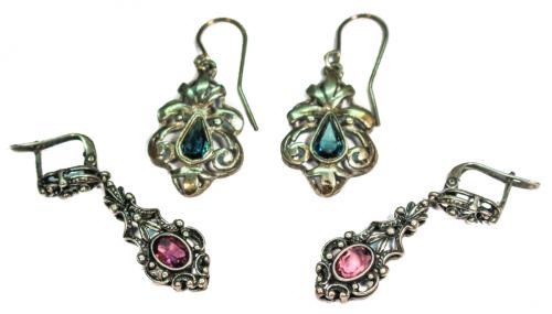 DOS PENDIENTES DE PLATA